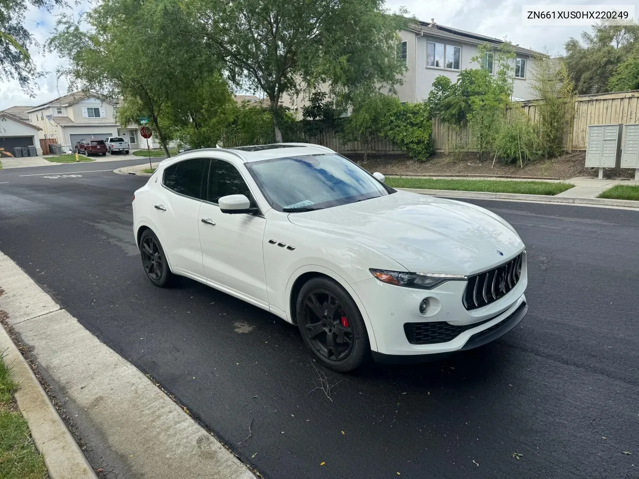 ZN661XUS0HX220249 2017 Maserati Levante Sport