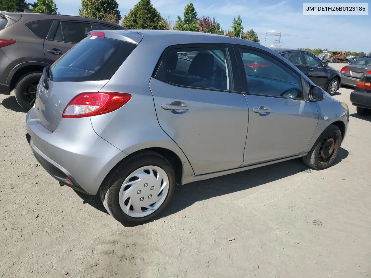 2011 Mazda Mazda2 VIN: JM1DE1HZ6B0123185 Lot: 71122024