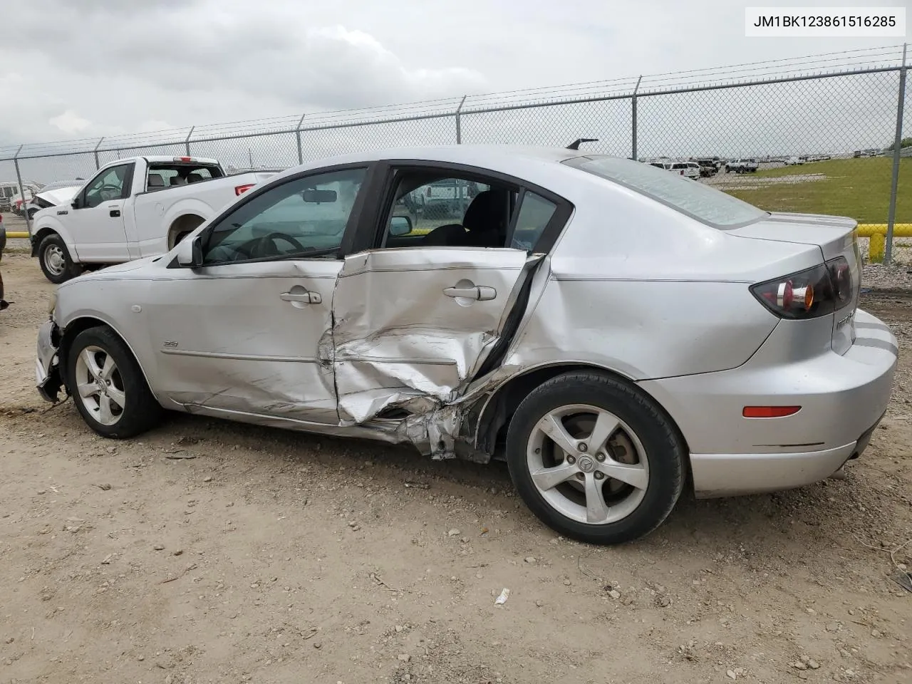 2006 Mazda 3 S VIN: JM1BK123861516285 Lot: 66020304