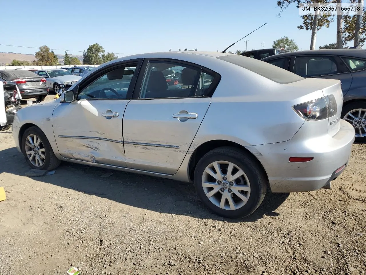 2007 Mazda 3 I VIN: JM1BK32G671666718 Lot: 72412564