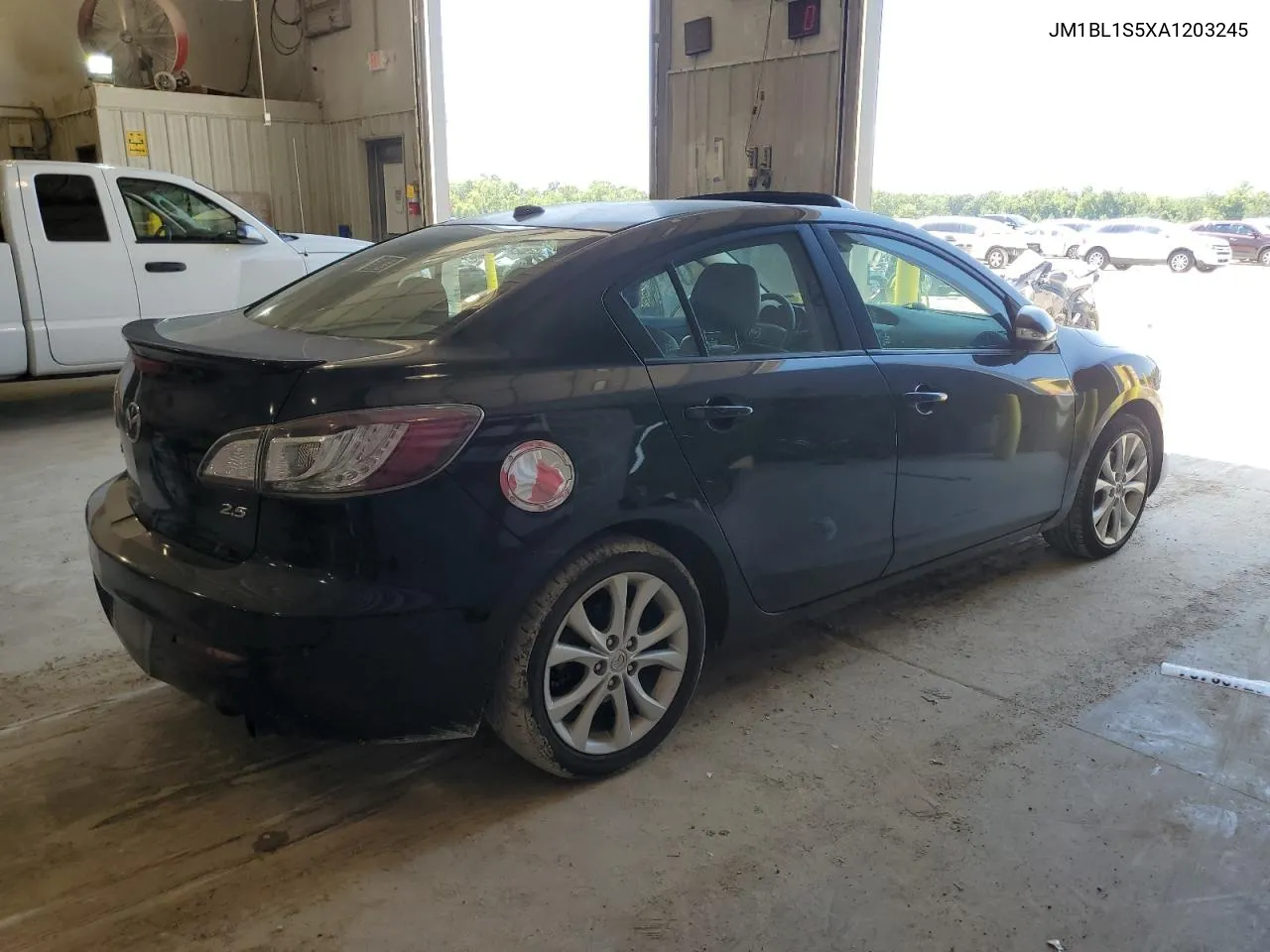 2010 Mazda 3 S VIN: JM1BL1S5XA1203245 Lot: 67680294