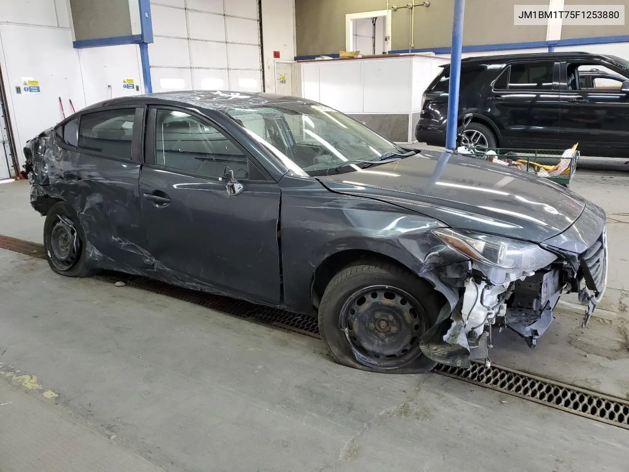 JM1BM1T75F1253880 2015 Mazda 3 Sv