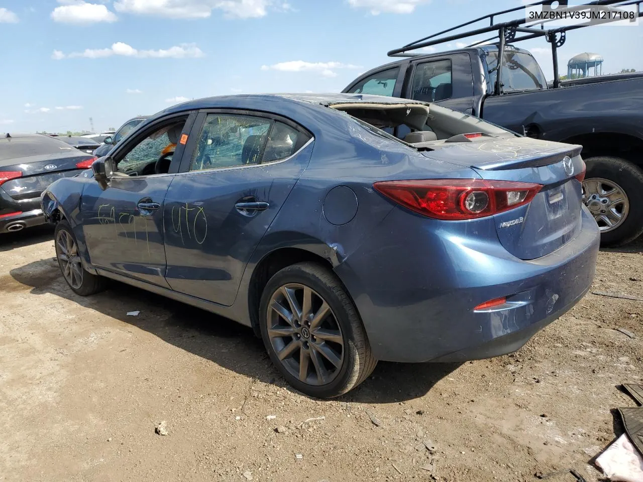 3MZBN1V39JM217108 2018 Mazda 3 Touring