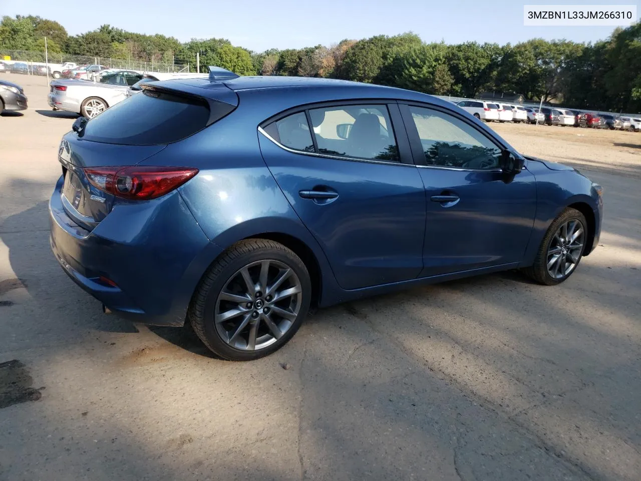 3MZBN1L33JM266310 2018 Mazda 3 Touring