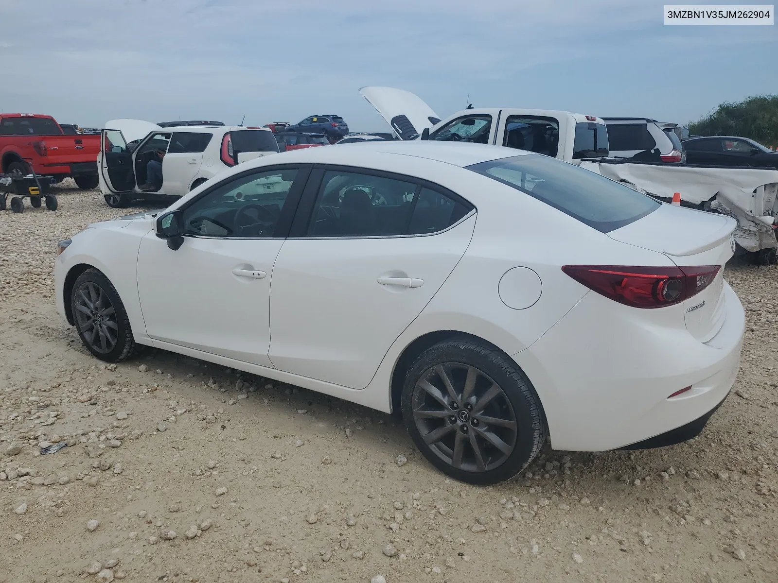 3MZBN1V35JM262904 2018 Mazda 3 Touring