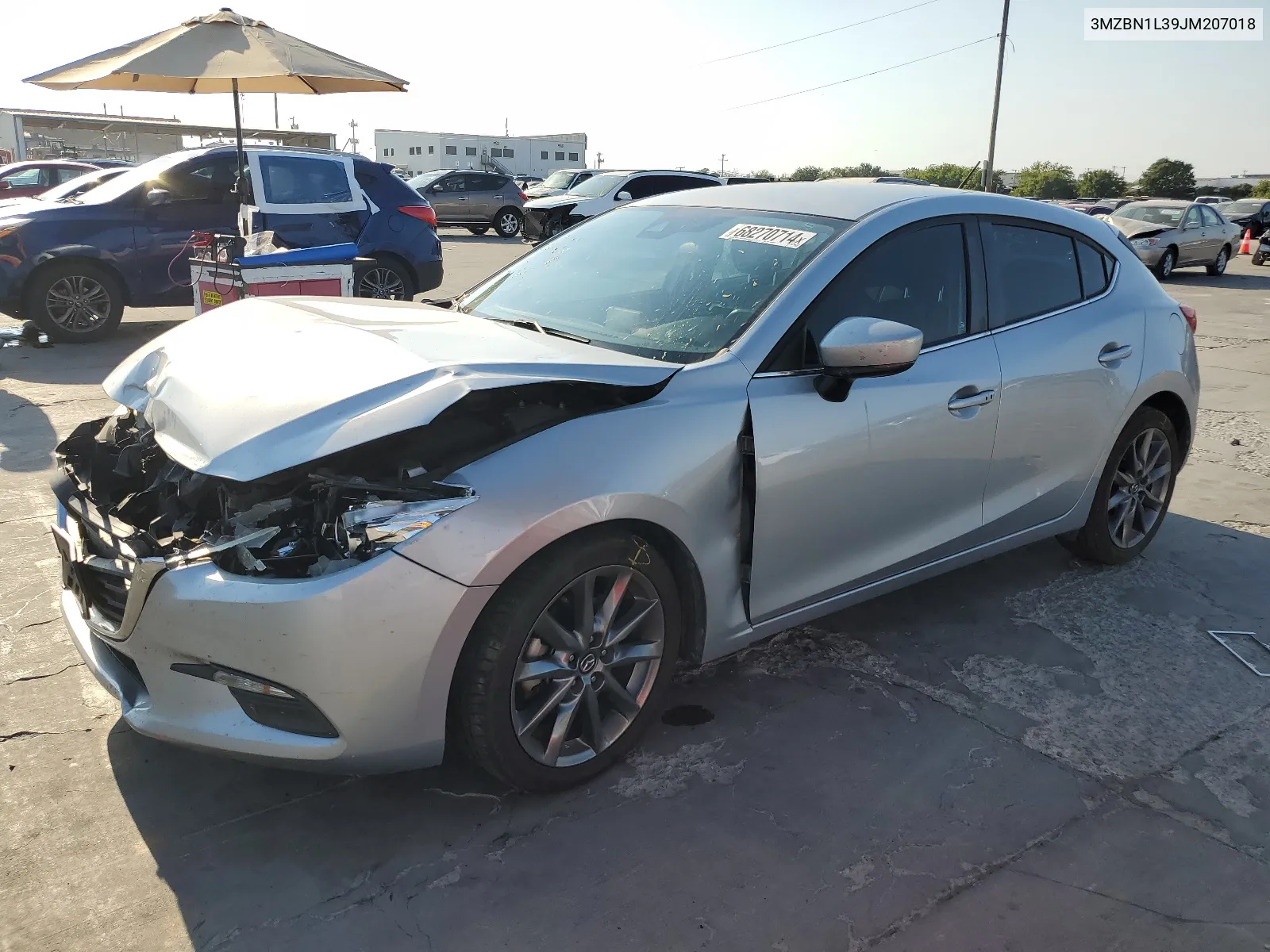 3MZBN1L39JM207018 2018 Mazda 3 Touring