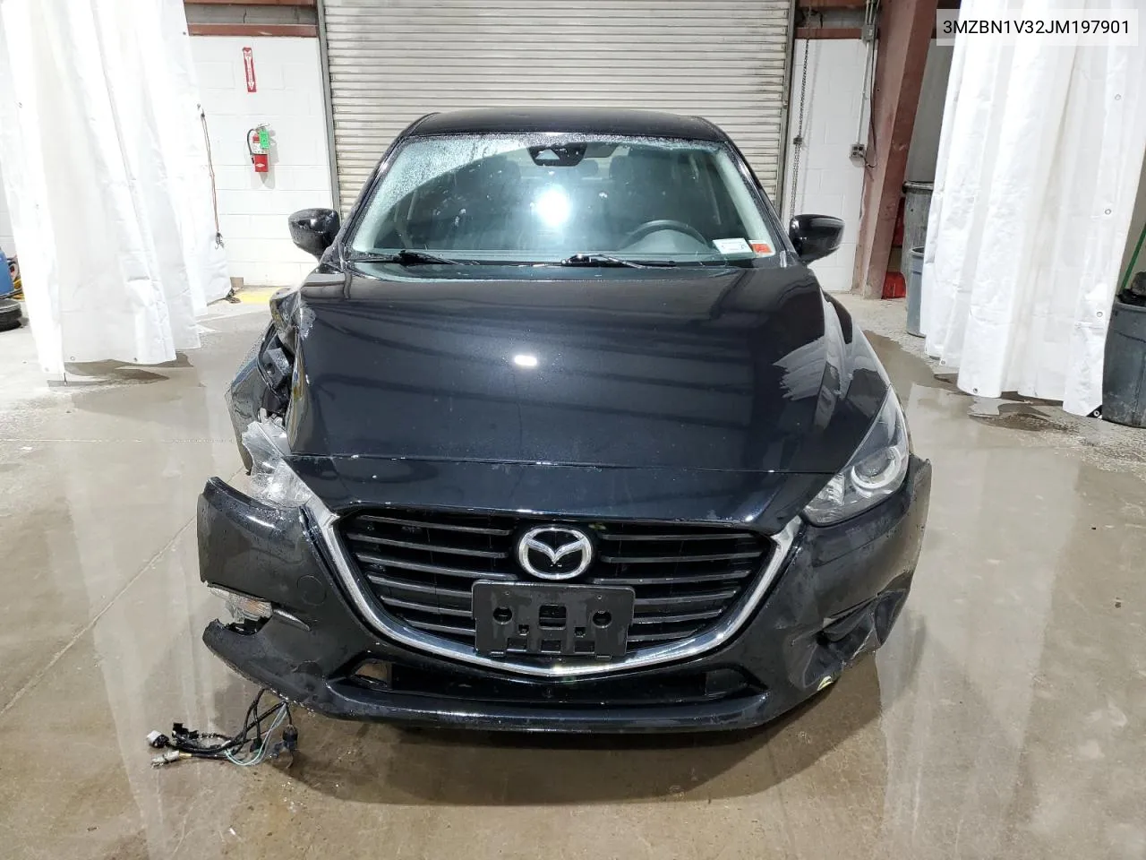 3MZBN1V32JM197901 2018 Mazda 3 Touring