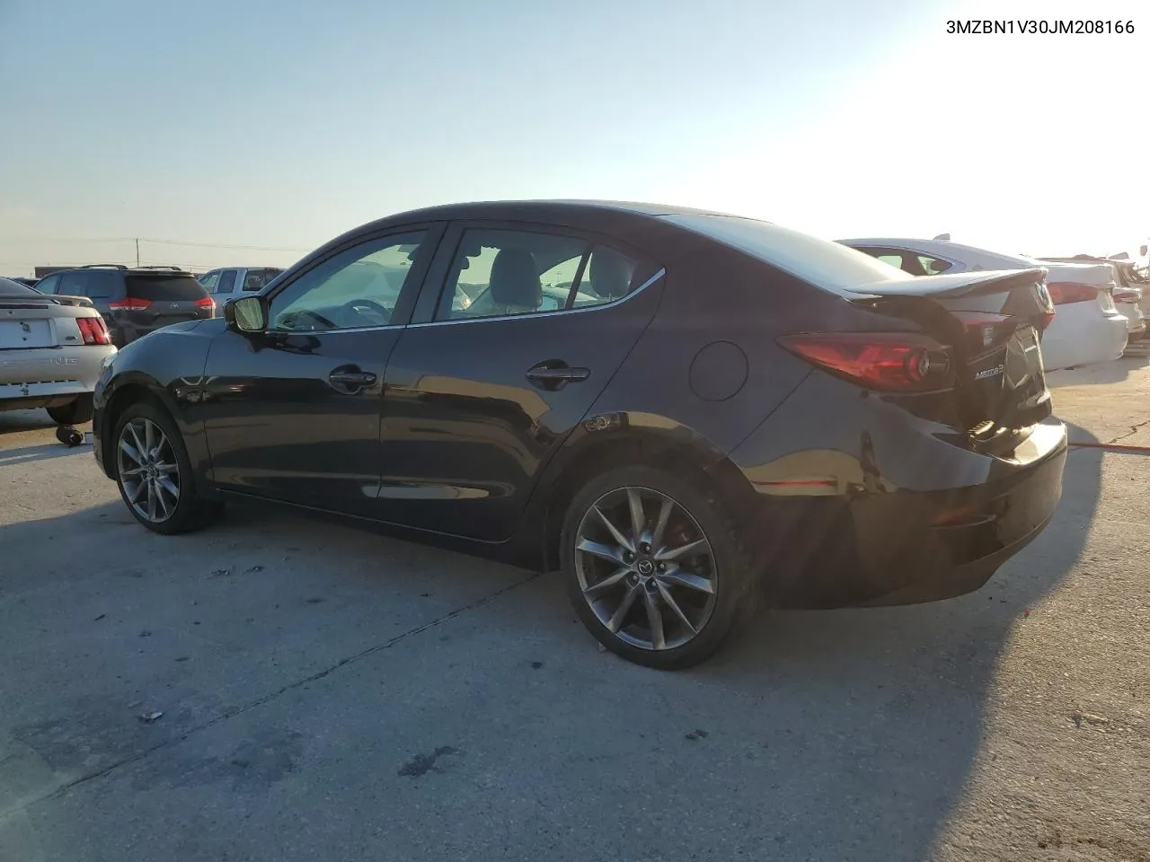 3MZBN1V30JM208166 2018 Mazda 3 Touring