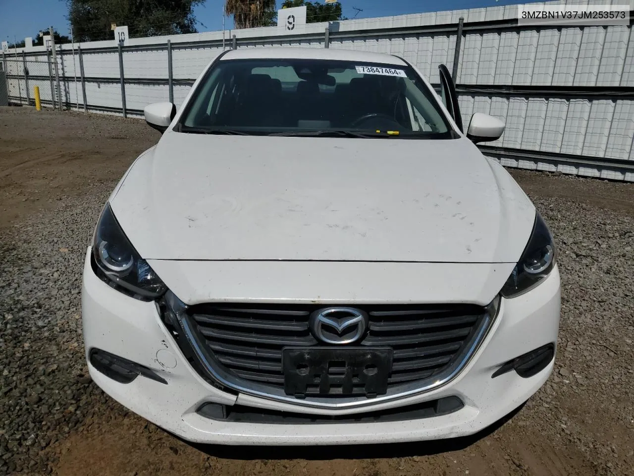 3MZBN1V37JM253573 2018 Mazda 3 Touring