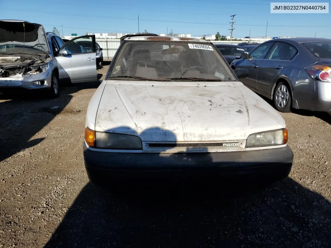 1992 Mazda 323 Base VIN: JM1BG2327N0440754 Lot: 74039094