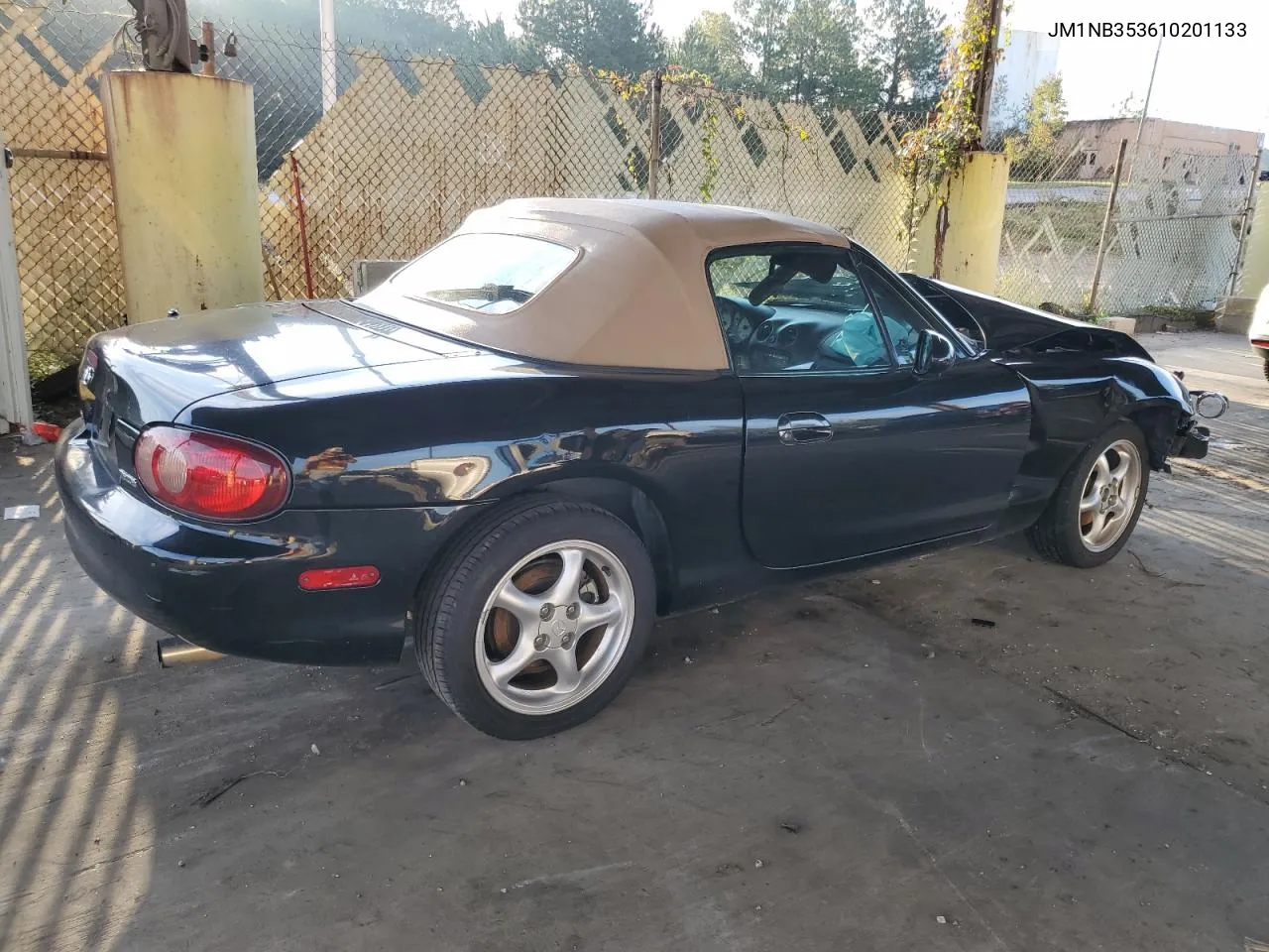 JM1NB353610201133 2001 Mazda Mx-5 Miata Base