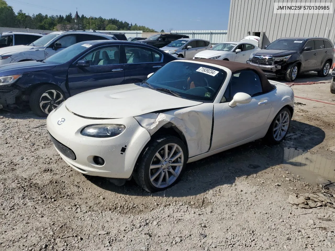 2007 Mazda Mx-5 Miata VIN: JM1NC25F570130985 Lot: 71939234