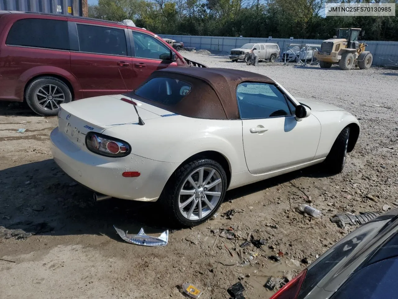 2007 Mazda Mx-5 Miata VIN: JM1NC25F570130985 Lot: 71939234