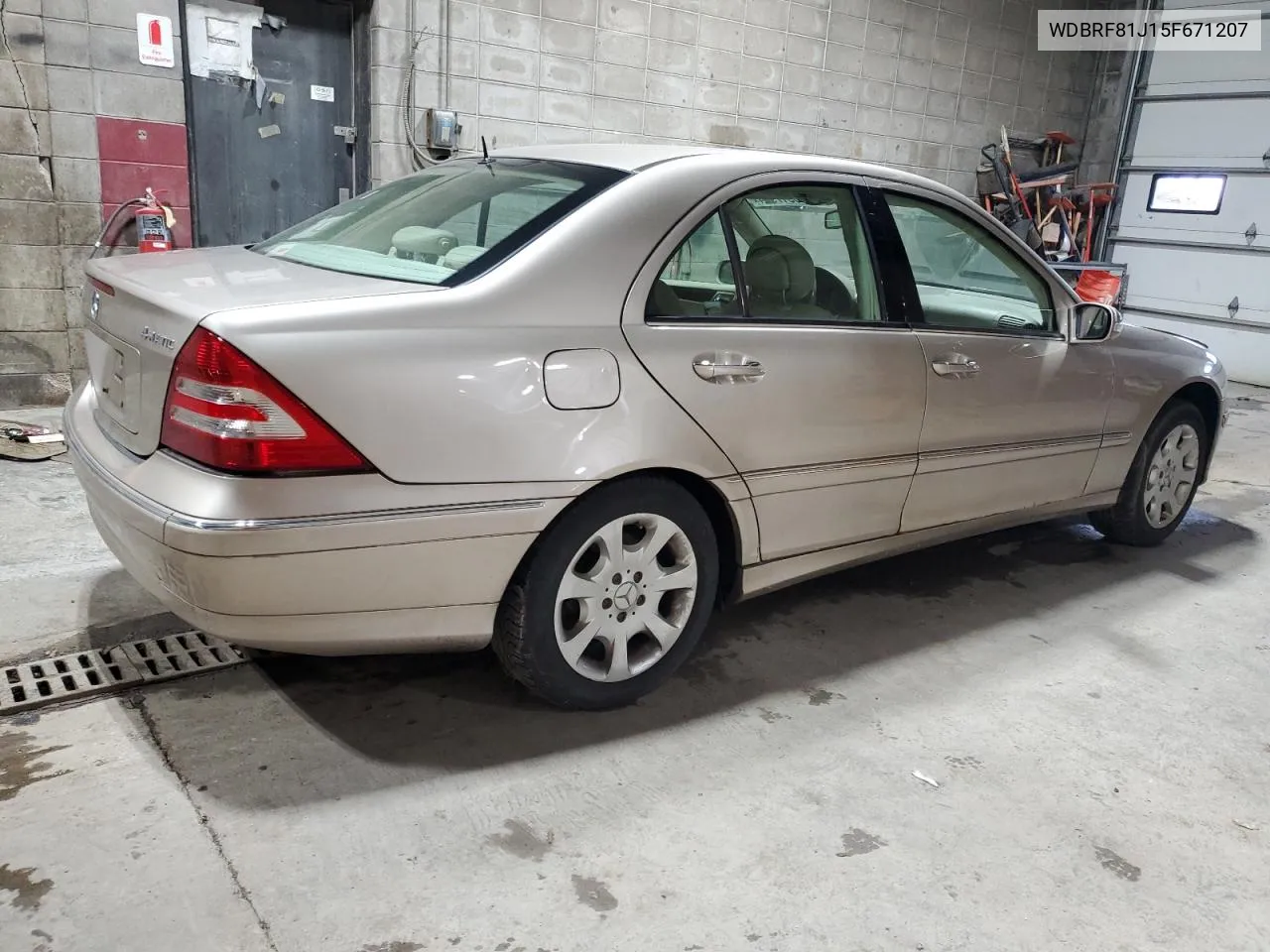 2005 Mercedes-Benz C 240 4Matic VIN: WDBRF81J15F671207 Lot: 68317904