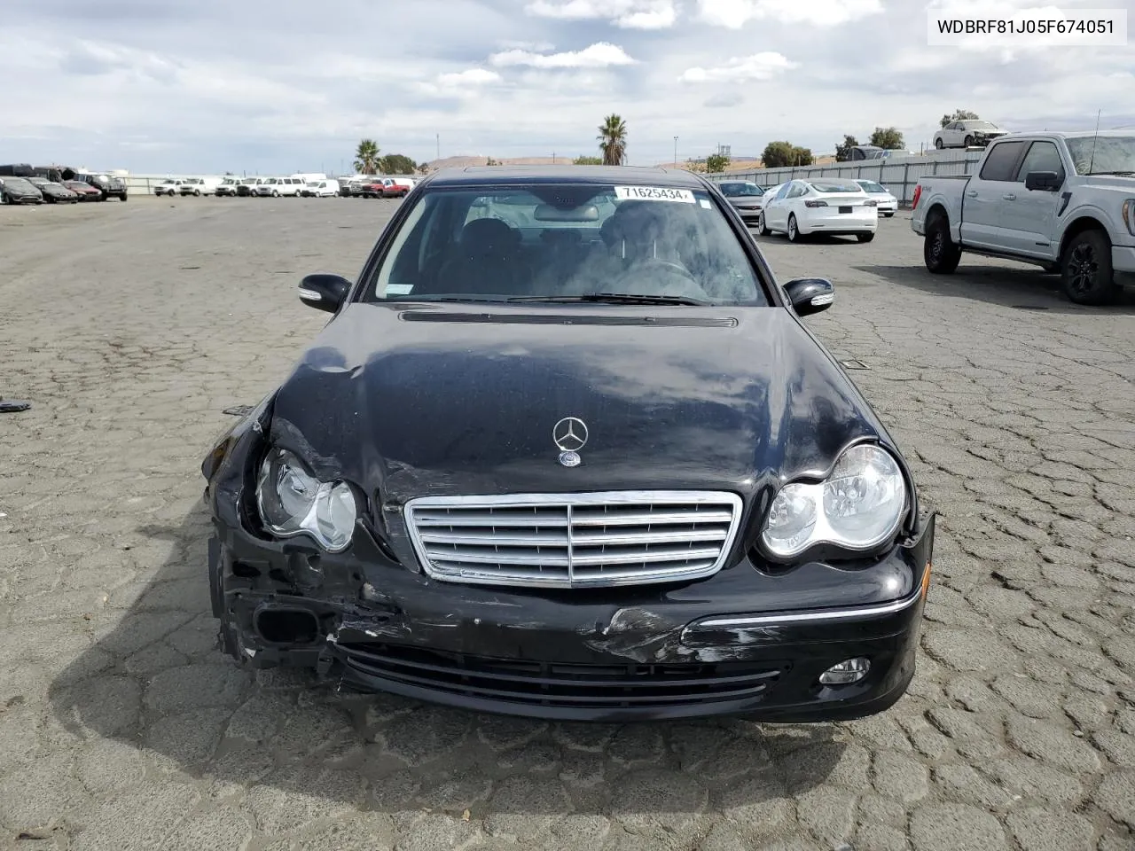 2005 Mercedes-Benz C 240 4Matic VIN: WDBRF81J05F674051 Lot: 71625434