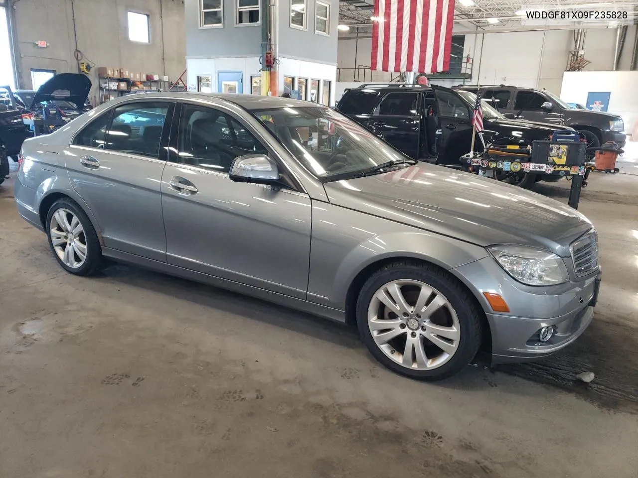 2009 Mercedes-Benz C 300 VIN: WDDGF81X09F235828 Lot: 40790178