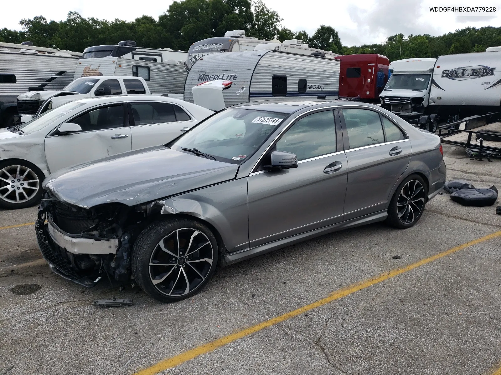 2013 Mercedes-Benz C 250 VIN: WDDGF4HBXDA779228 Lot: 57325744