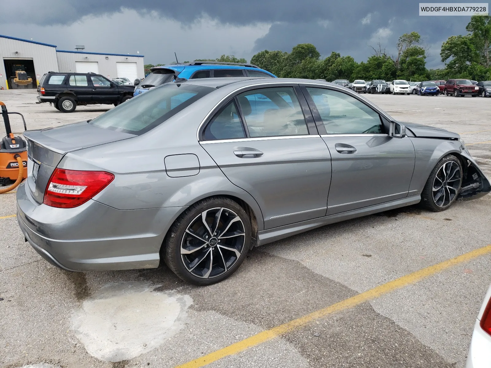 2013 Mercedes-Benz C 250 VIN: WDDGF4HBXDA779228 Lot: 57325744