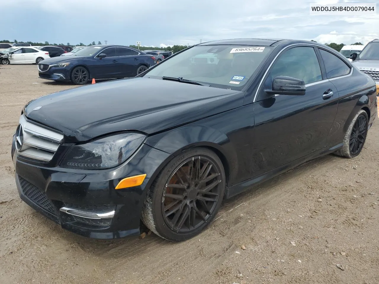 2013 Mercedes-Benz C 350 VIN: WDDGJ5HB4DG079044 Lot: 69685264