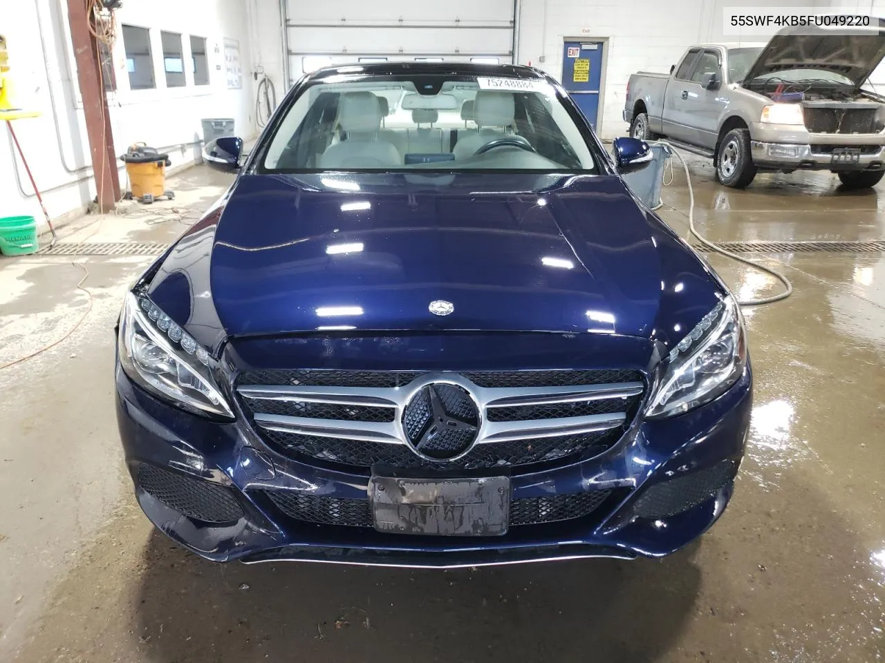 2015 Mercedes-Benz C 300 4Matic VIN: 55SWF4KB5FU049220 Lot: 75248884