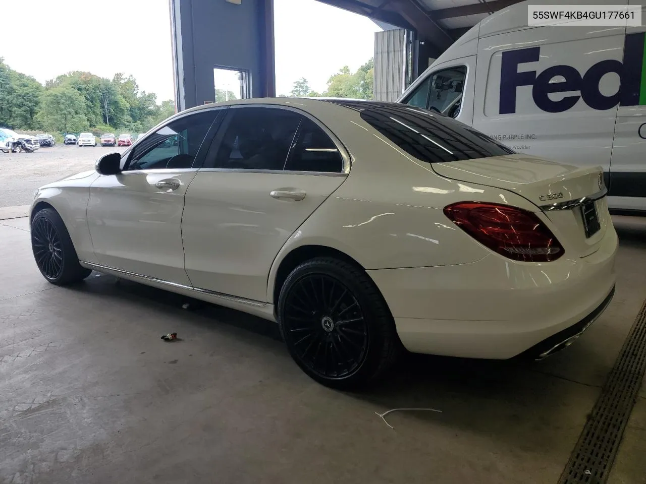 2016 Mercedes-Benz C 300 4Matic VIN: 55SWF4KB4GU177661 Lot: 72366414