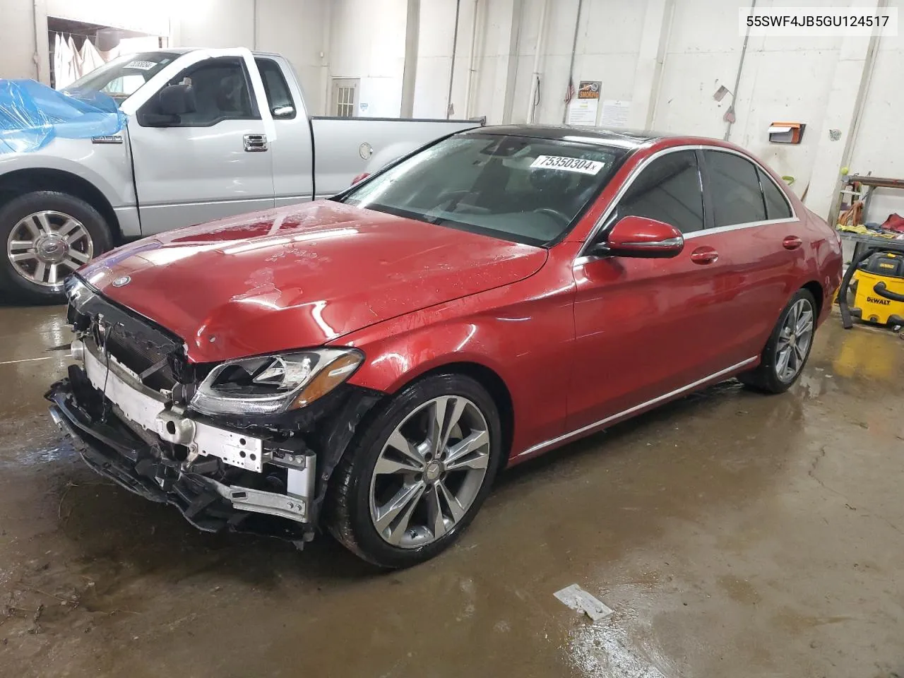 2016 Mercedes-Benz C 300 VIN: 55SWF4JB5GU124517 Lot: 75350304