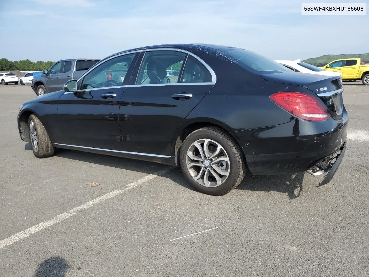 2017 Mercedes-Benz C 300 4Matic VIN: 55SWF4KBXHU186608 Lot: 68414884