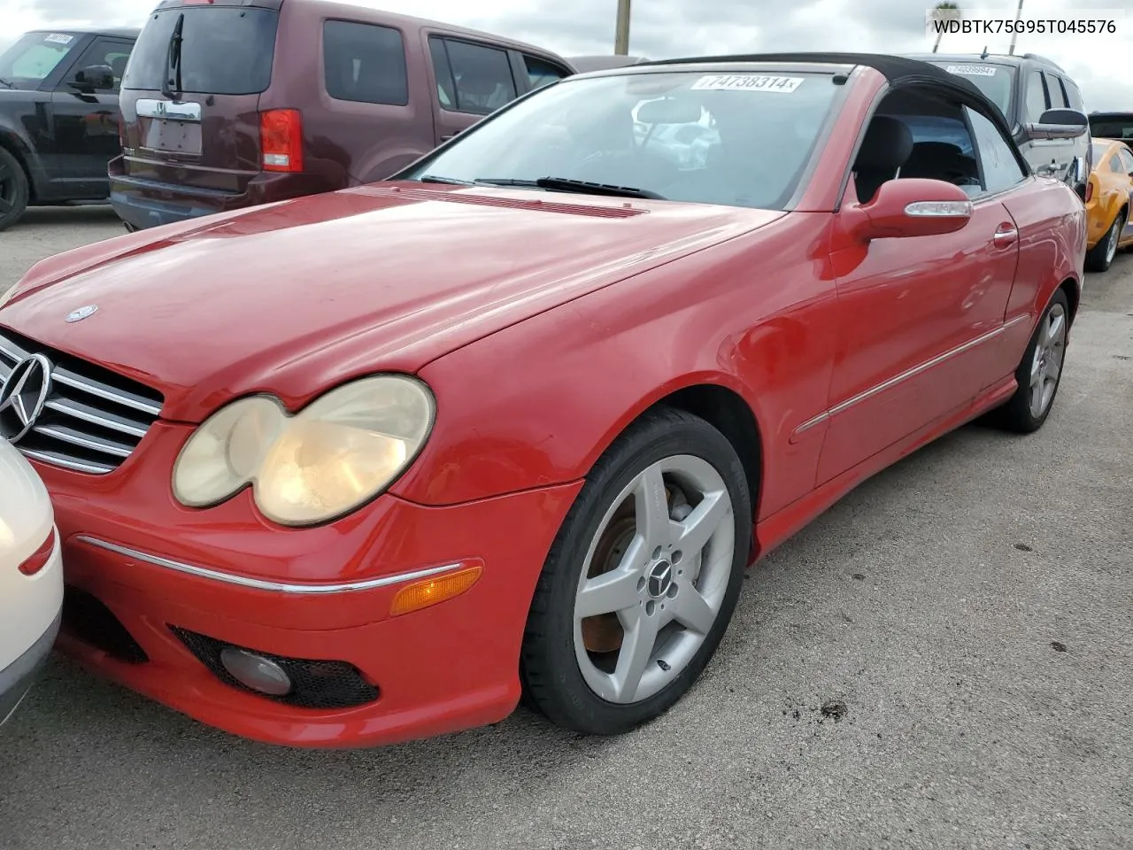 2005 Mercedes-Benz Clk 500 VIN: WDBTK75G95T045576 Lot: 74738314