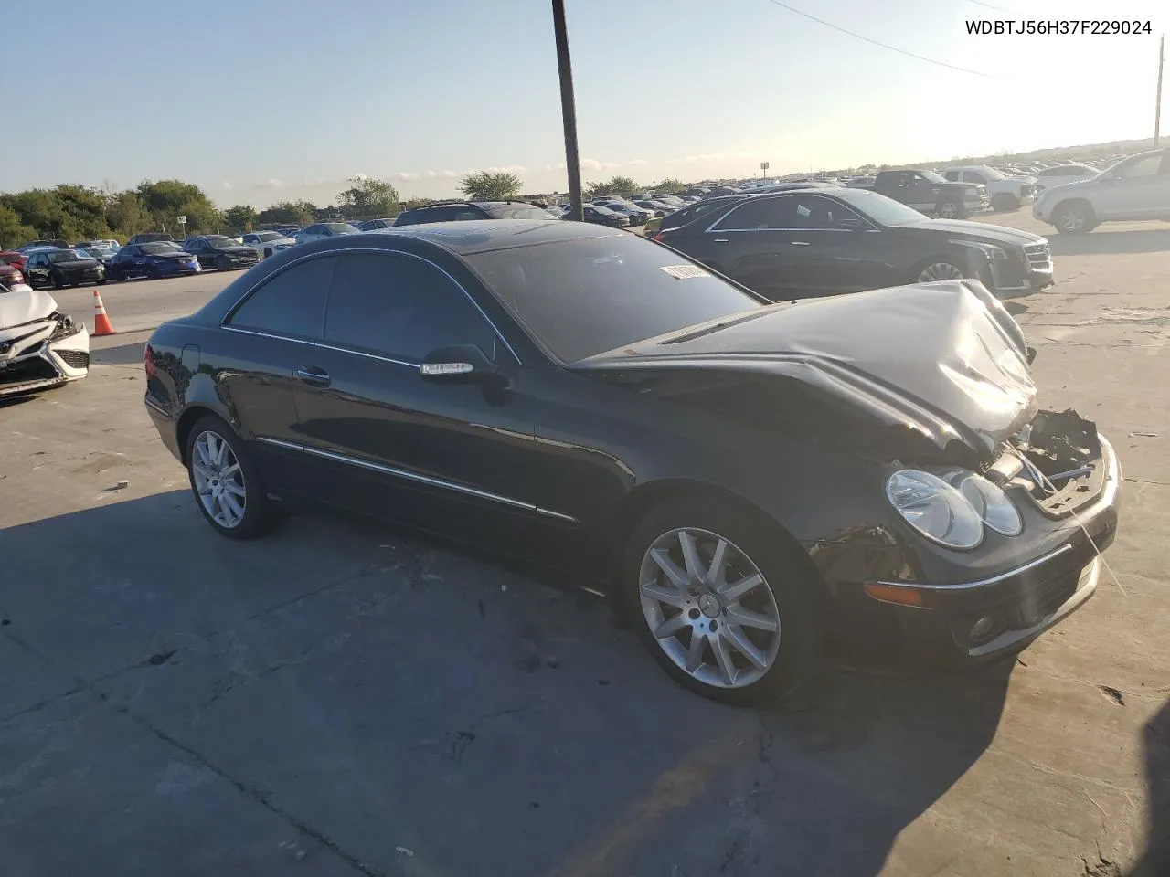 2007 Mercedes-Benz Clk 350 VIN: WDBTJ56H37F229024 Lot: 71610814