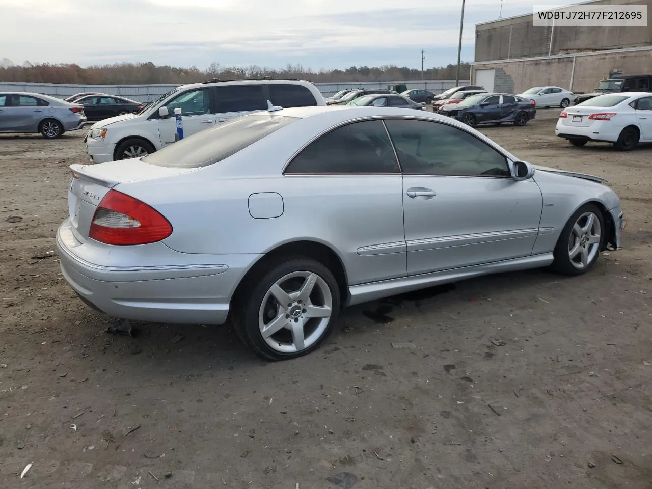 2007 Mercedes-Benz Clk 550 VIN: WDBTJ72H77F212695 Lot: 79744304