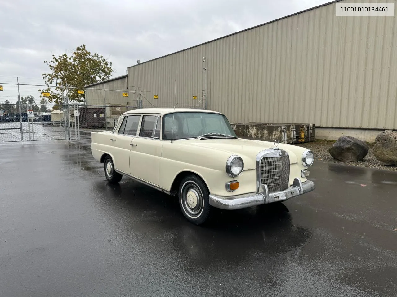 1967 Mercedes-Benz 200 VIN: 11001010184461 Lot: 79134774