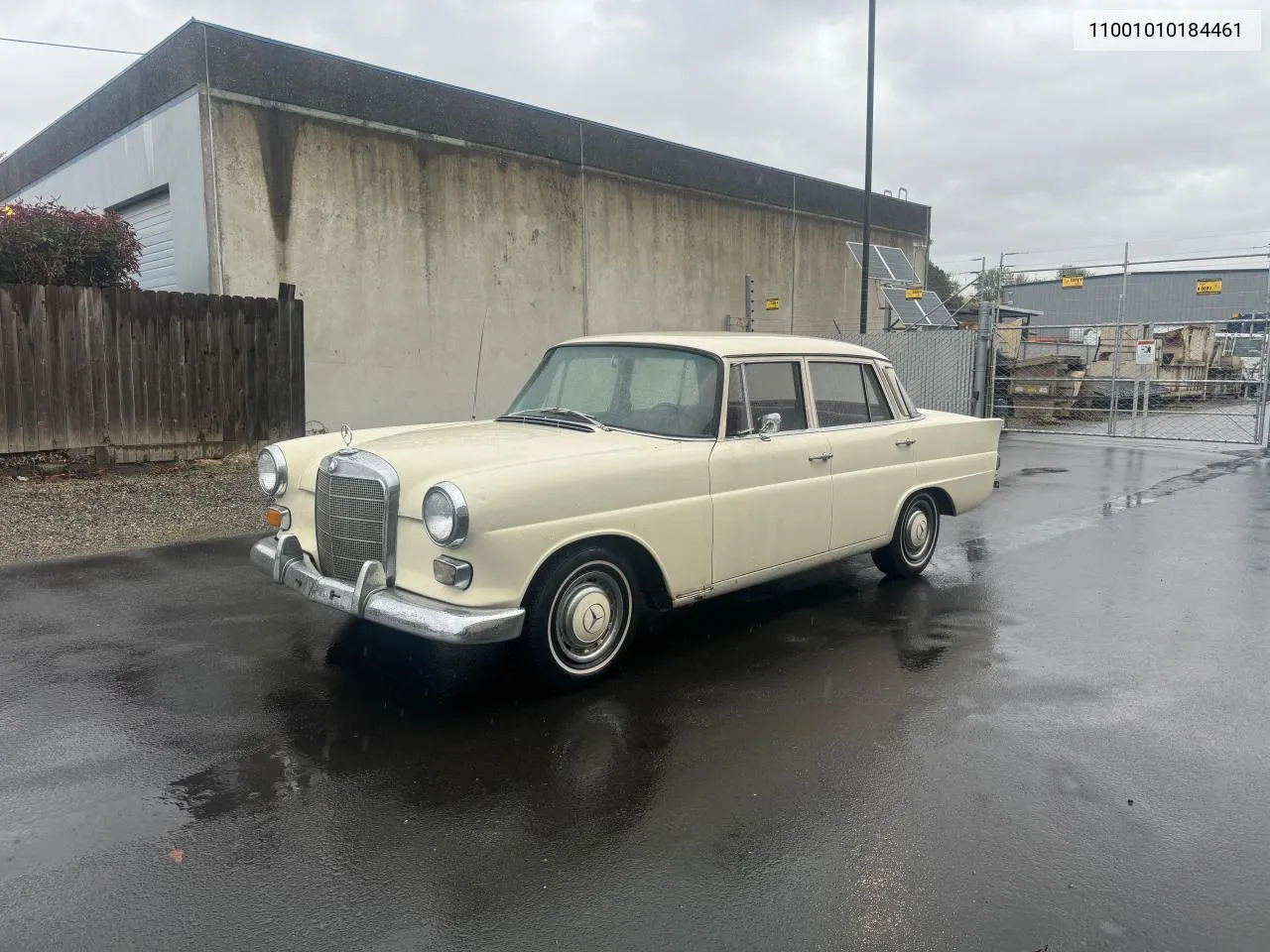 1967 Mercedes-Benz 200 VIN: 11001010184461 Lot: 79134774