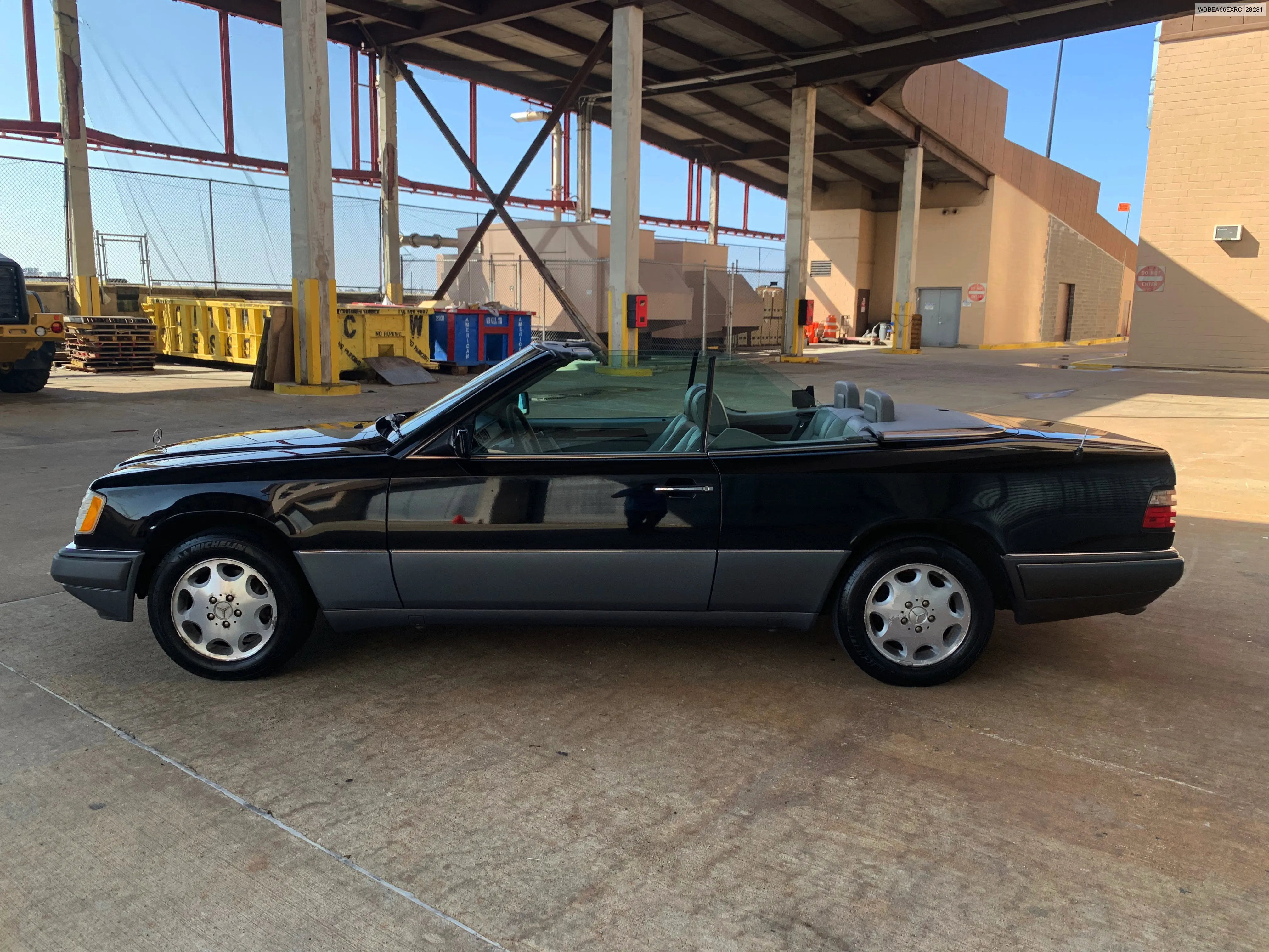 1994 Mercedes-Benz E 320 VIN: WDBEA66EXRC128281 Lot: 68890914