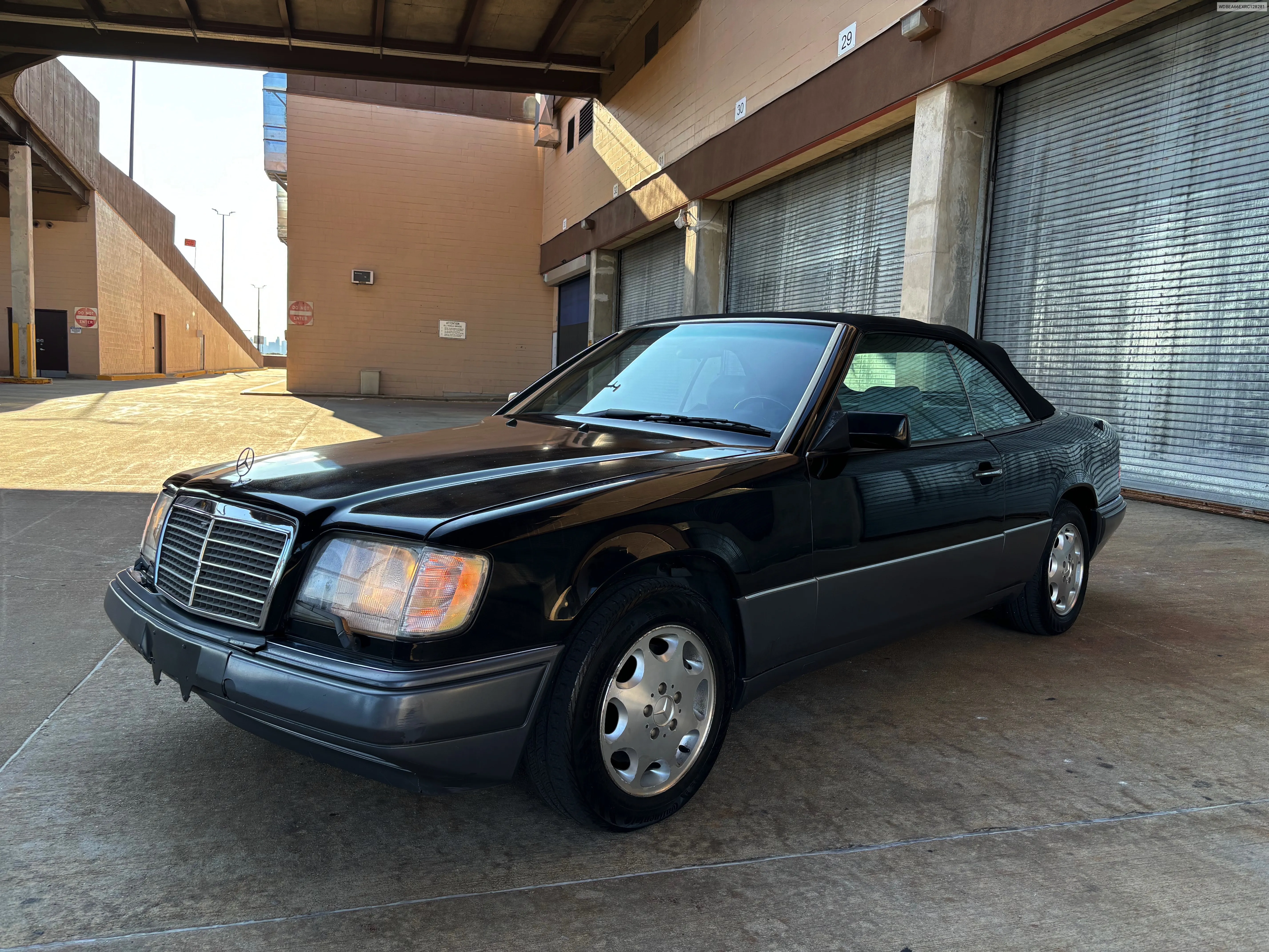 1994 Mercedes-Benz E 320 VIN: WDBEA66EXRC128281 Lot: 68890914