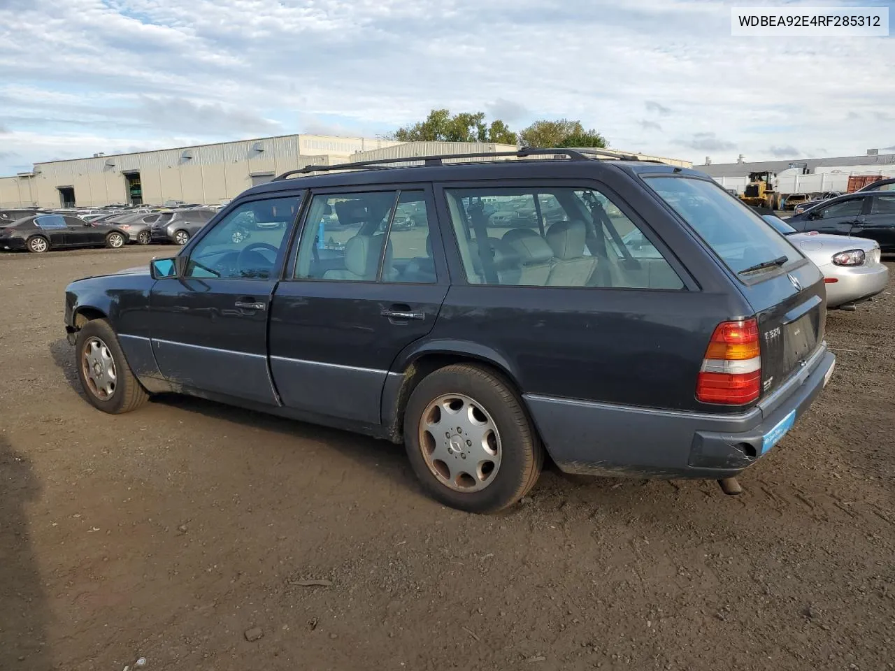 1994 Mercedes-Benz E 320 VIN: WDBEA92E4RF285312 Lot: 72265334