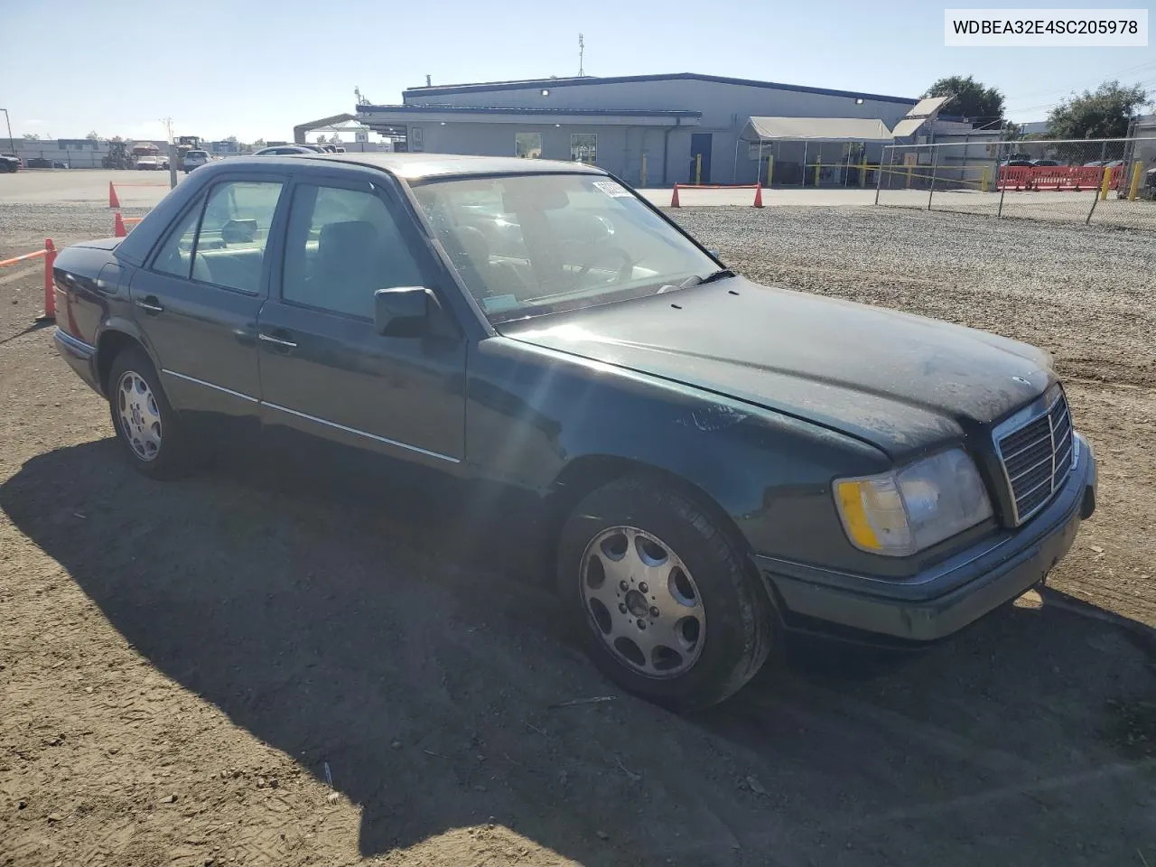 1995 Mercedes-Benz E 320 Base VIN: WDBEA32E4SC205978 Lot: 60329354