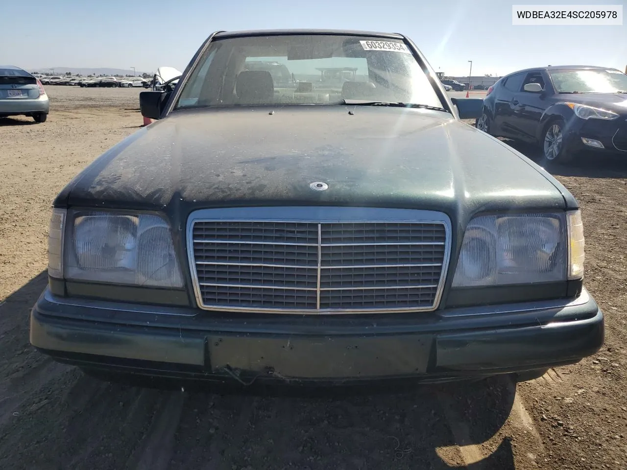 1995 Mercedes-Benz E 320 Base VIN: WDBEA32E4SC205978 Lot: 60329354