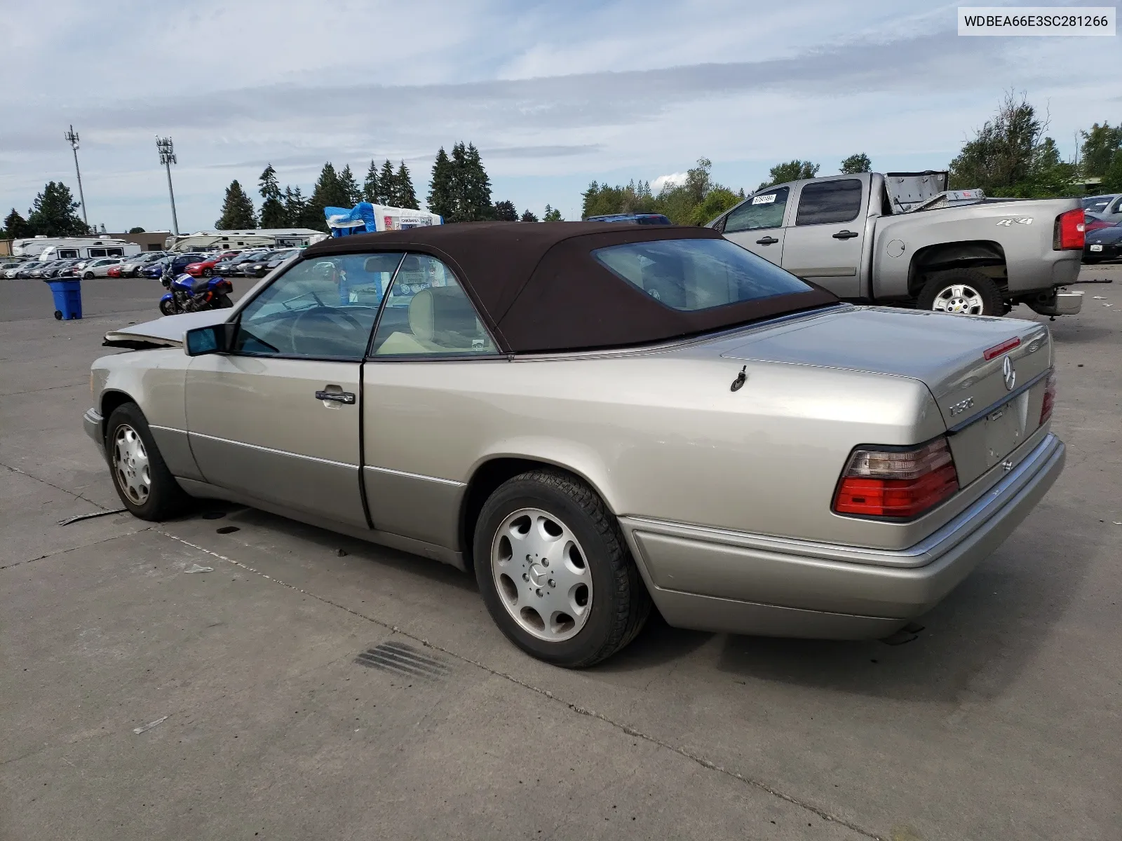 1995 Mercedes-Benz E 320 VIN: WDBEA66E3SC281266 Lot: 67787154