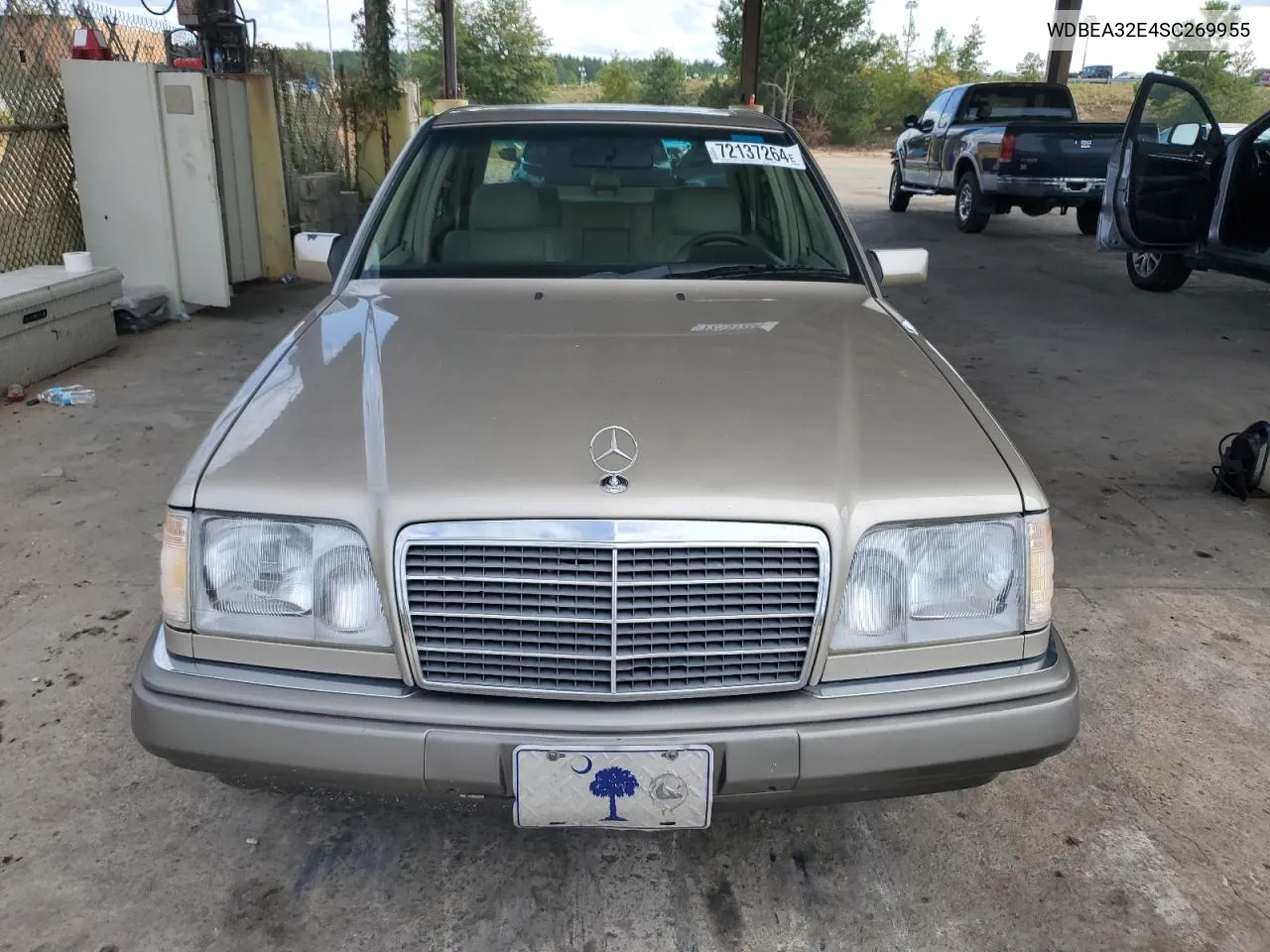 1995 Mercedes-Benz E 320 Base VIN: WDBEA32E4SC269955 Lot: 72137264