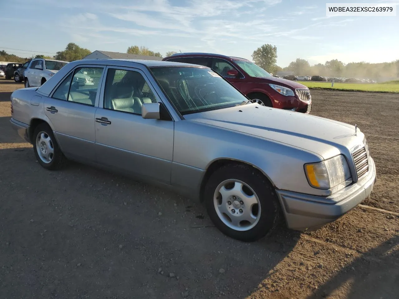 1995 Mercedes-Benz E 320 Base VIN: WDBEA32EXSC263979 Lot: 74835024