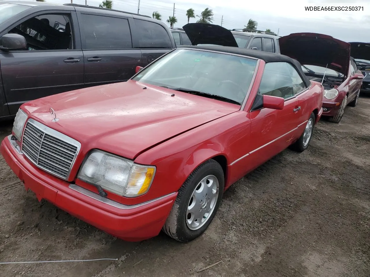 1995 Mercedes-Benz E 320 VIN: WDBEA66EXSC250371 Lot: 76722414