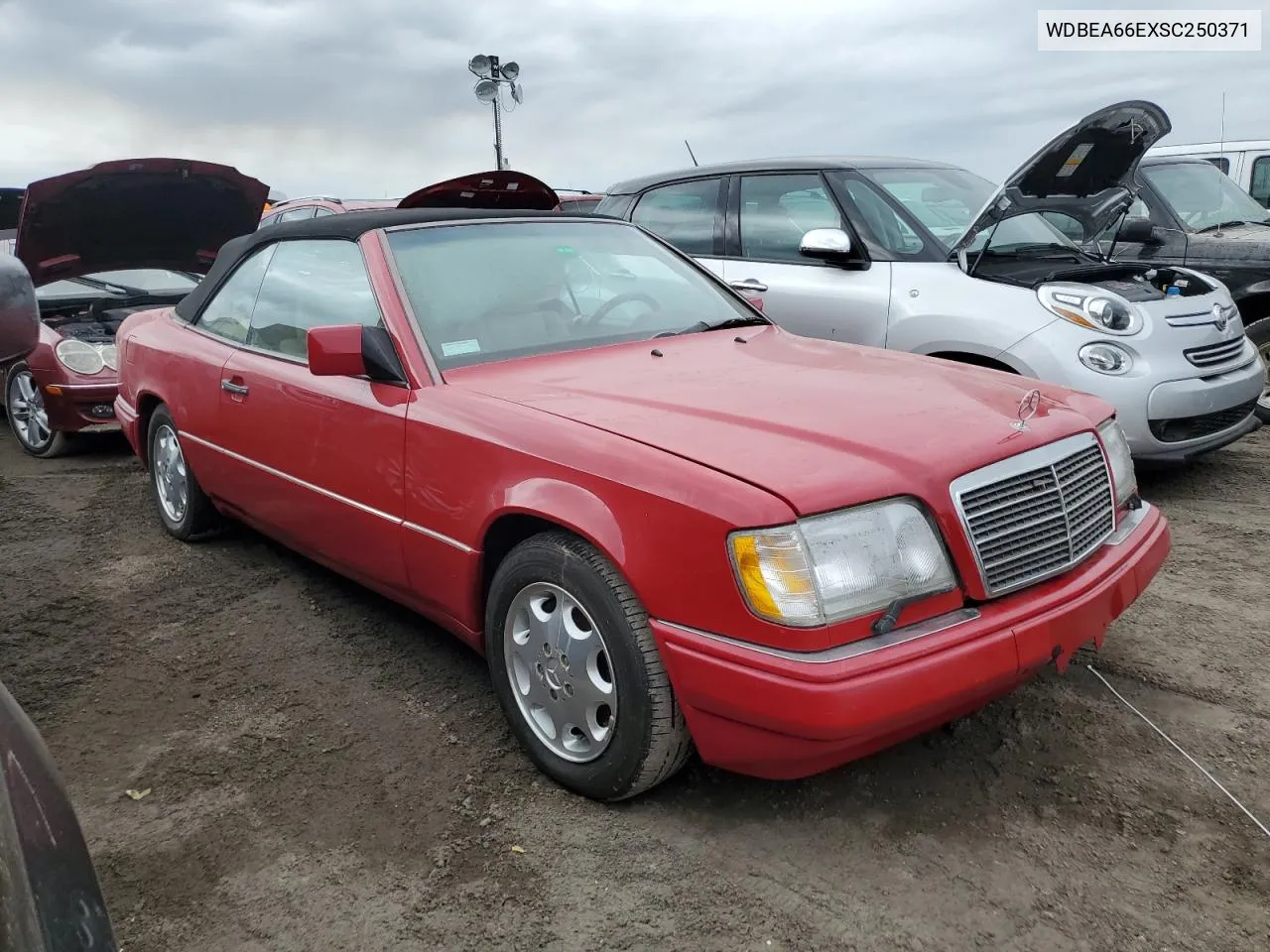 1995 Mercedes-Benz E 320 VIN: WDBEA66EXSC250371 Lot: 76722414