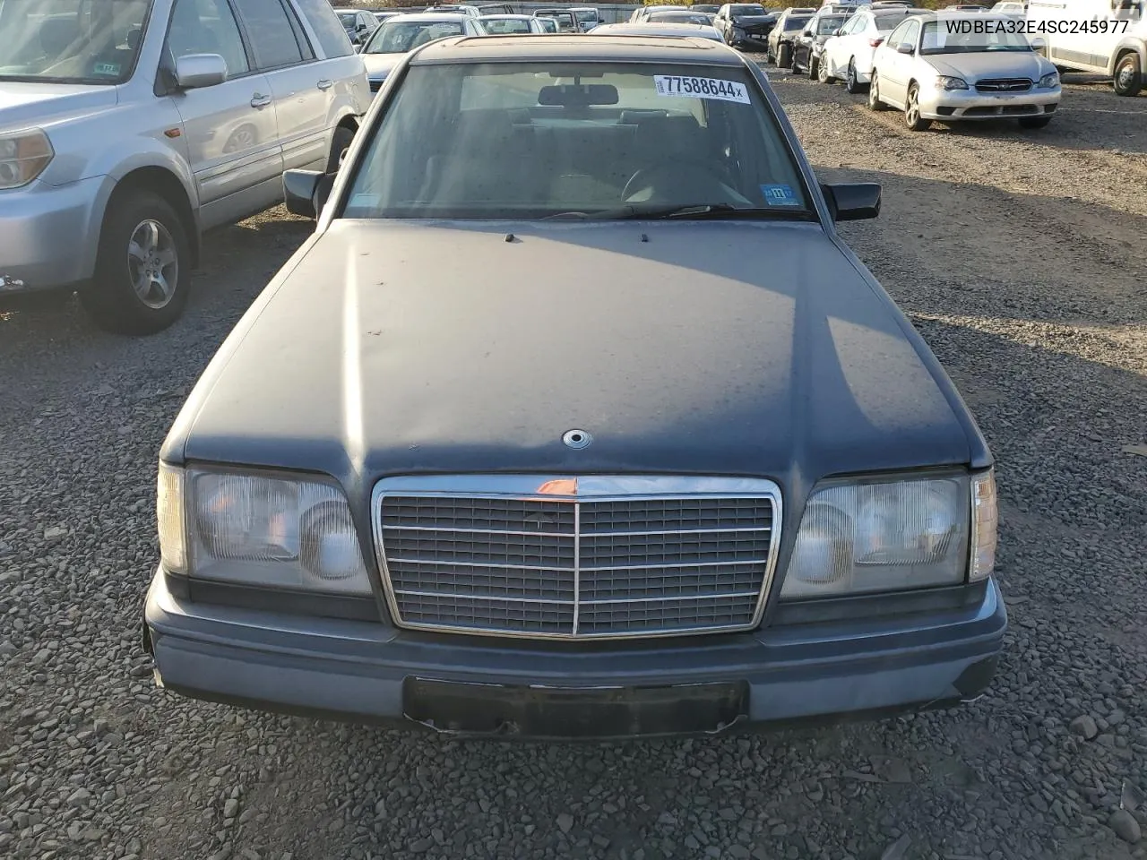 1995 Mercedes-Benz E 320 Base VIN: WDBEA32E4SC245977 Lot: 77588644