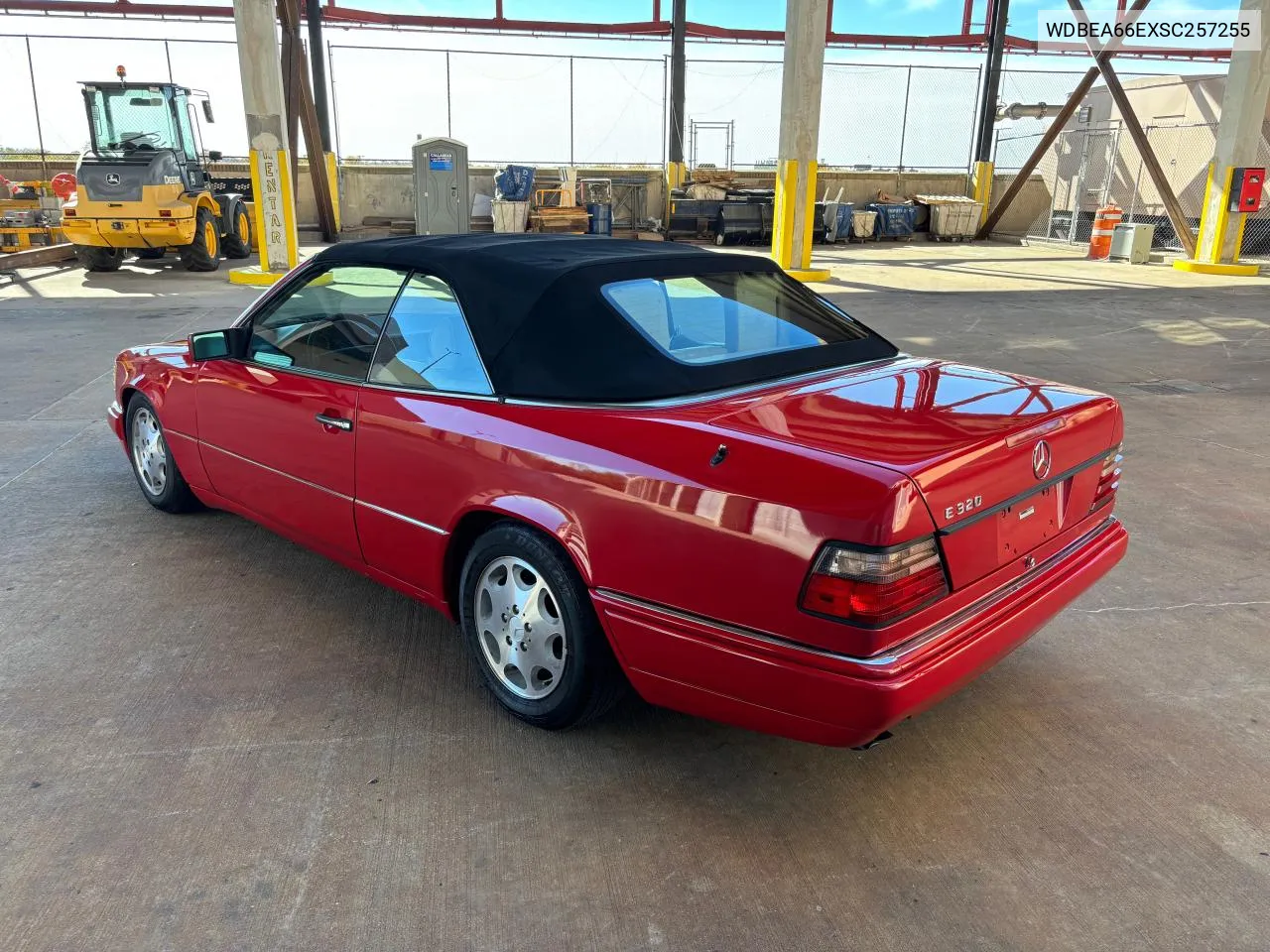 1995 Mercedes-Benz E 320 VIN: WDBEA66EXSC257255 Lot: 78528534