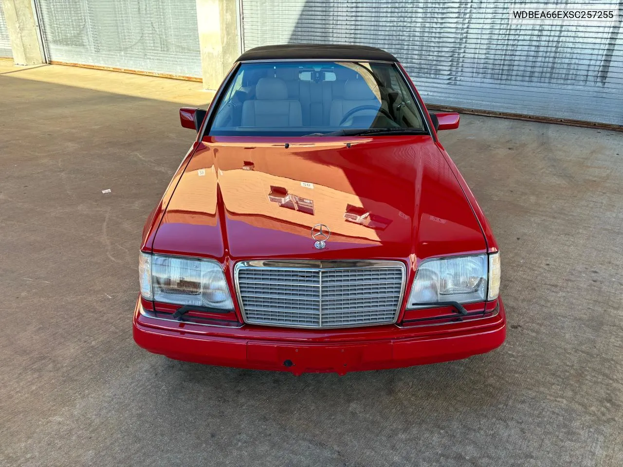 1995 Mercedes-Benz E 320 VIN: WDBEA66EXSC257255 Lot: 78528534