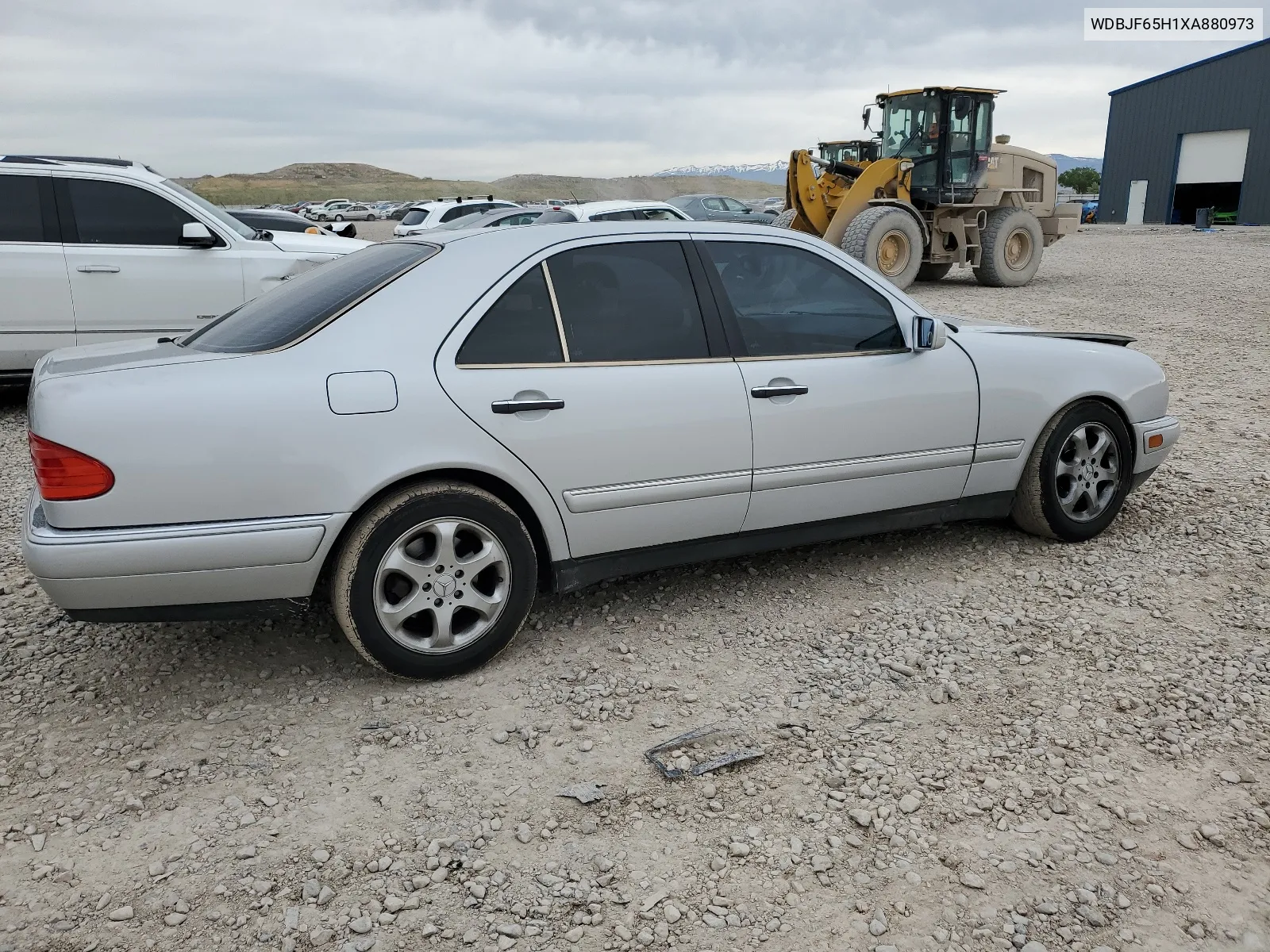 1999 Mercedes-Benz E 320 VIN: WDBJF65H1XA880973 Lot: 59963584