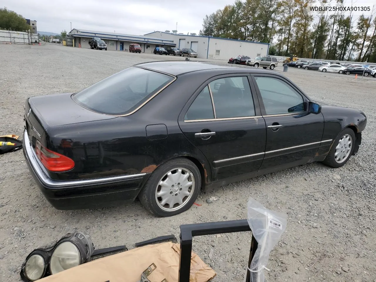 1999 Mercedes-Benz E 300Td VIN: WDBJF25H0XA901305 Lot: 69900814