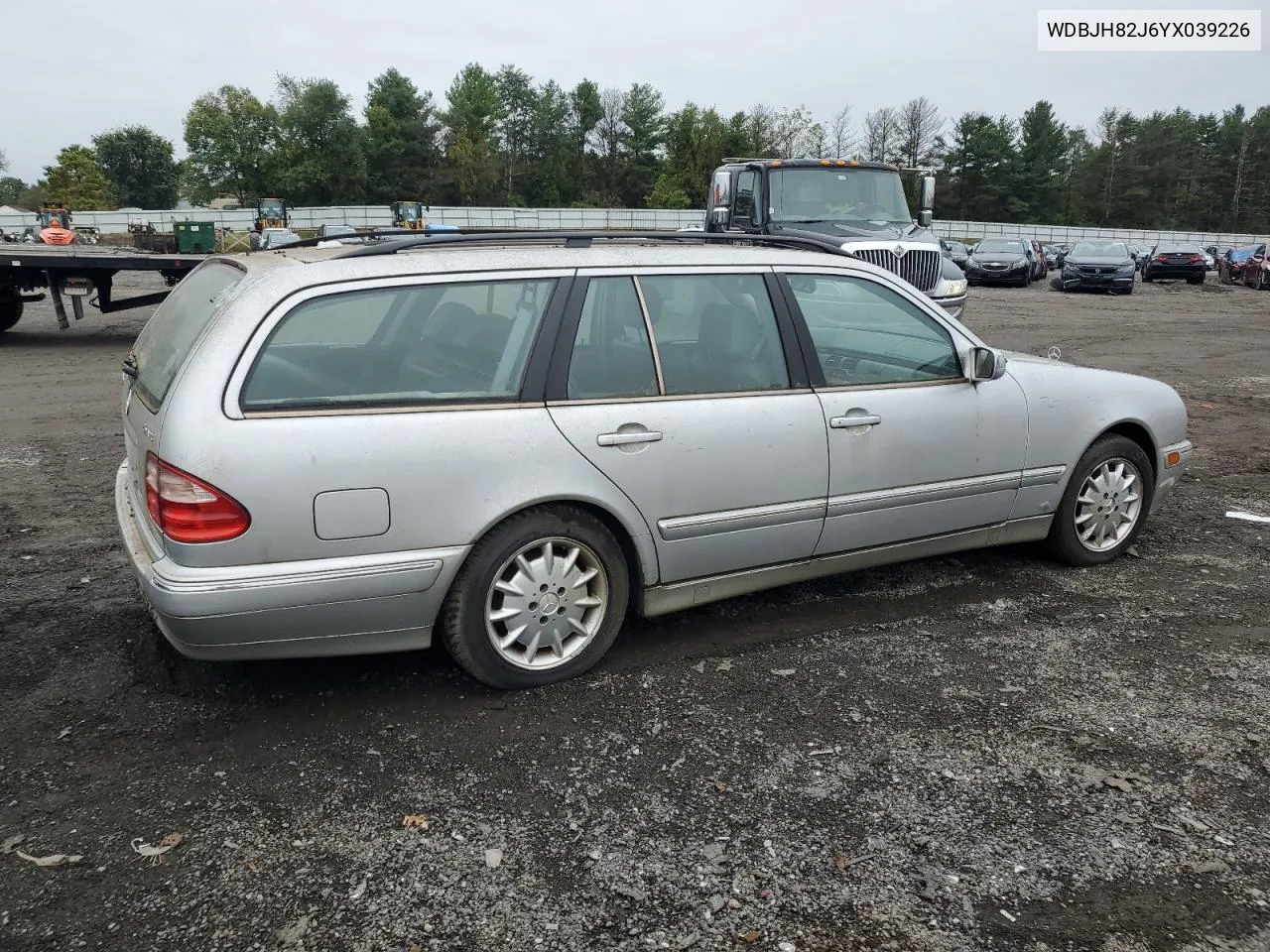 2000 Mercedes-Benz E 320 4Matic VIN: WDBJH82J6YX039226 Lot: 72559034