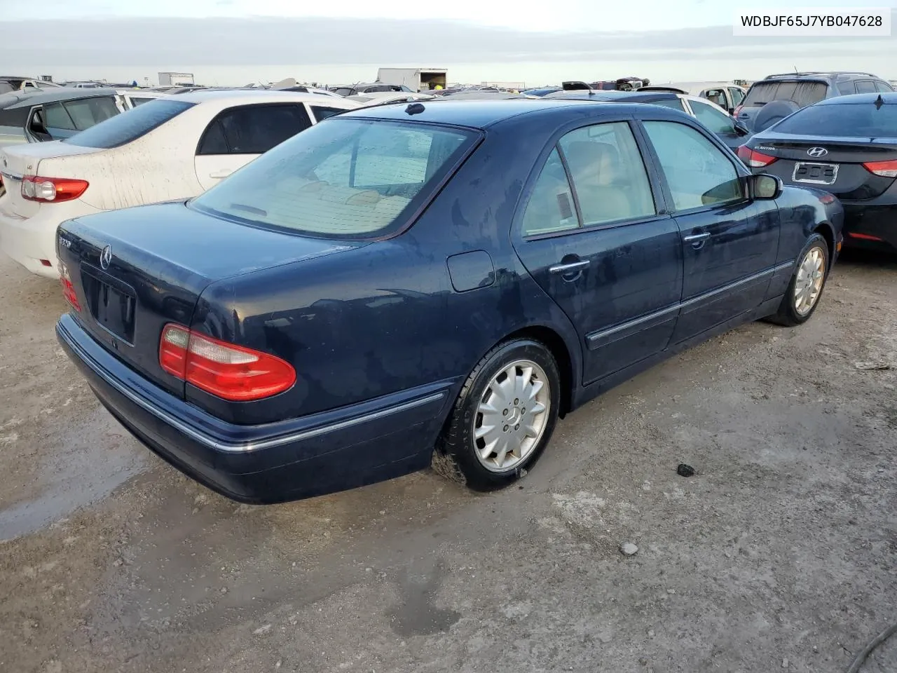 2000 Mercedes-Benz E 320 VIN: WDBJF65J7YB047628 Lot: 75278704