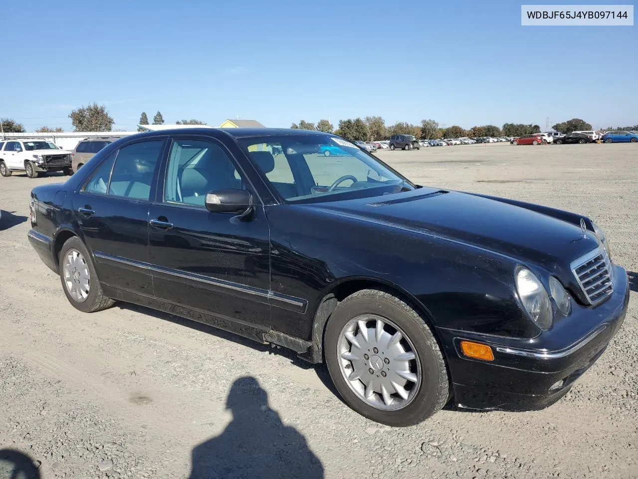 2000 Mercedes-Benz E 320 VIN: WDBJF65J4YB097144 Lot: 76689354